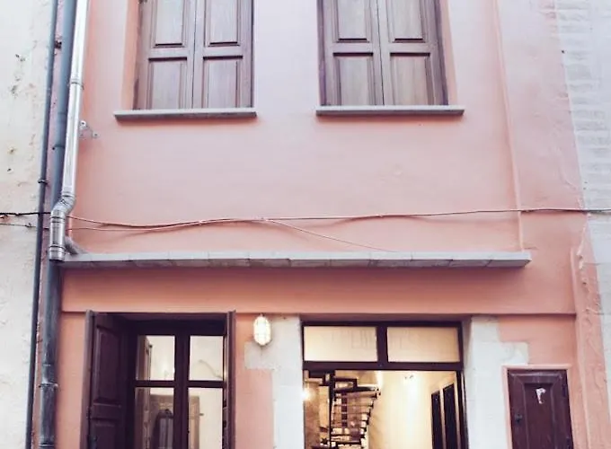 Будинок відпочинку Danae Old Town